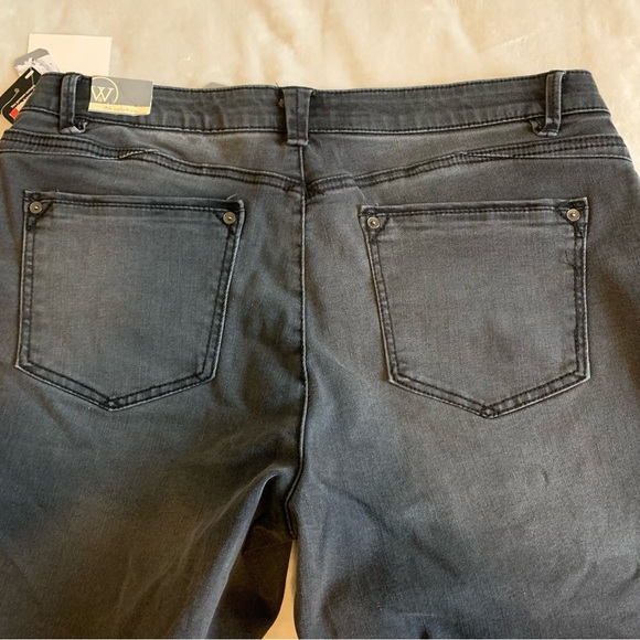 WIT & WISDOM 'Ab'Solution Roll Cuff Denim Shorts in Black Size 14 - Picture 7 of 15